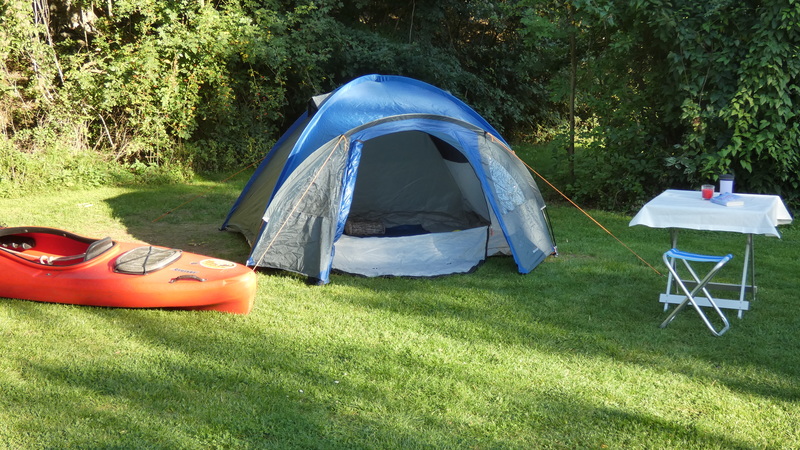 Posto tenda prato di tende